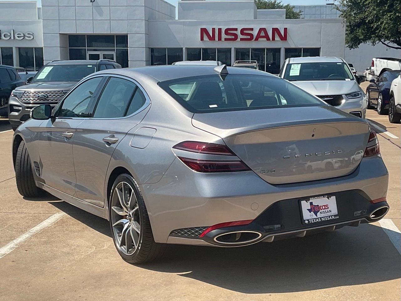 Used 2025 Genesis G70 2.5T RWD image 6