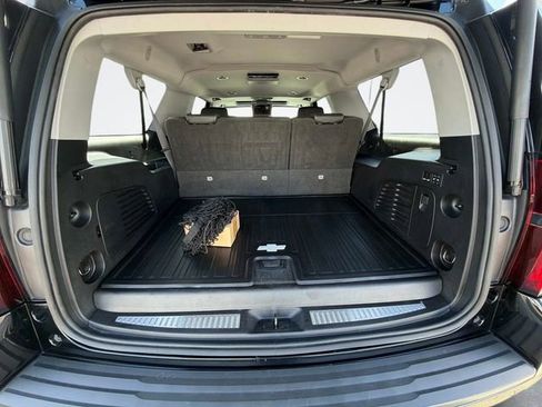 Used 2019 Chevrolet Suburban Premier image 12