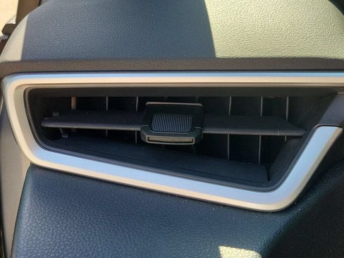 Used 2025 Toyota Corolla SE FWD image 31
