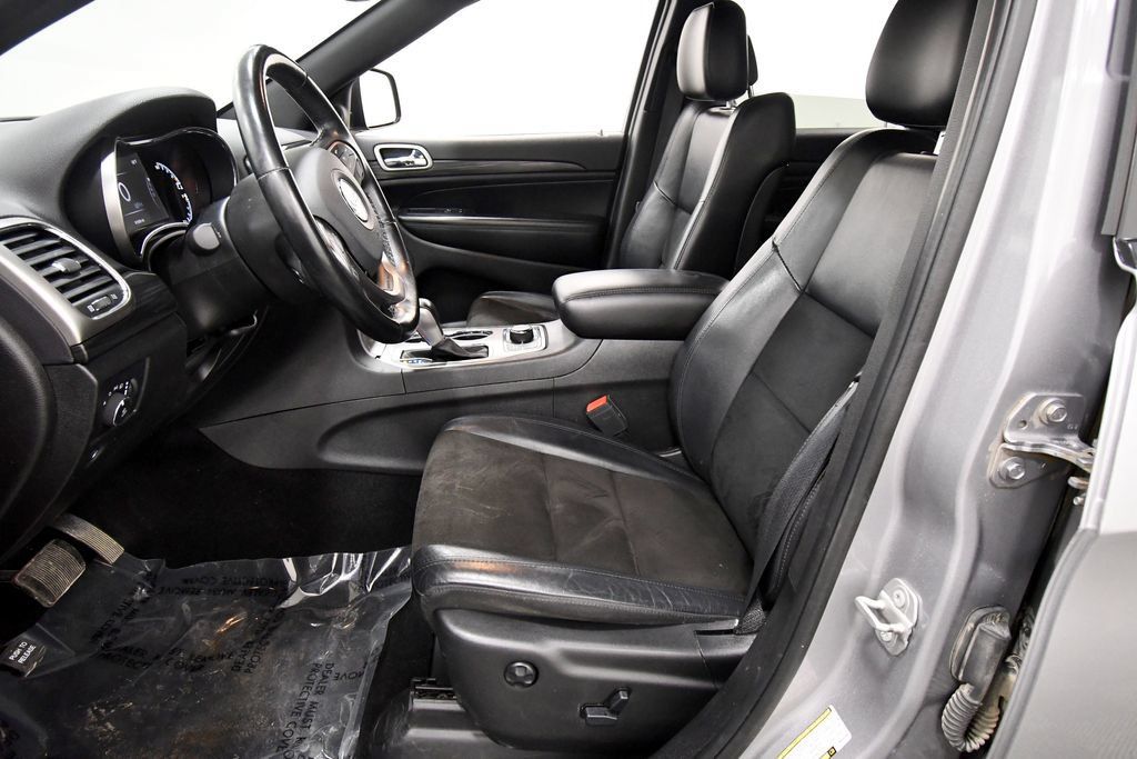 Used 2021 Jeep Grand Cherokee Altitude AWD/4WD image 14