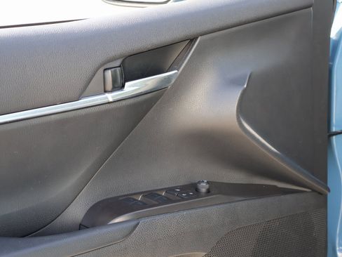 Used 2024 Toyota Camry SE image 21