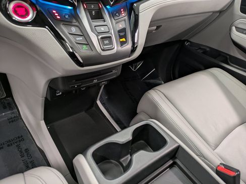 Certified 2023 Honda Odyssey Touring image 13