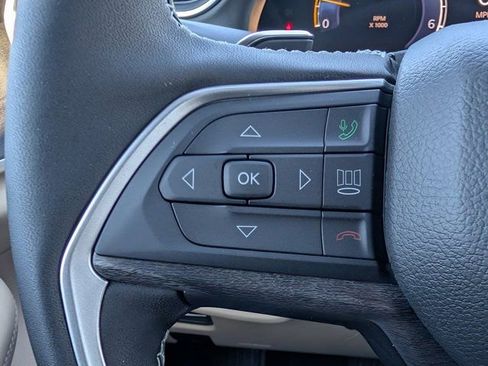 New 2025 Jeep Grand Cherokee Limited w/ Luxury Tech Group II image 24