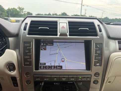 Used 2017 Lexus GX 460 Premium w/ Premium Package AWD/4WD image 16