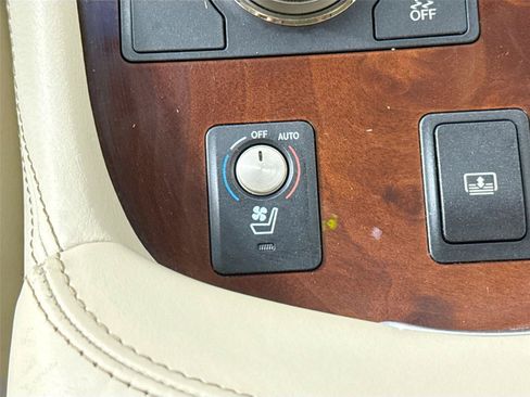 Used 2017 Lexus LS 460 L RWD image 8