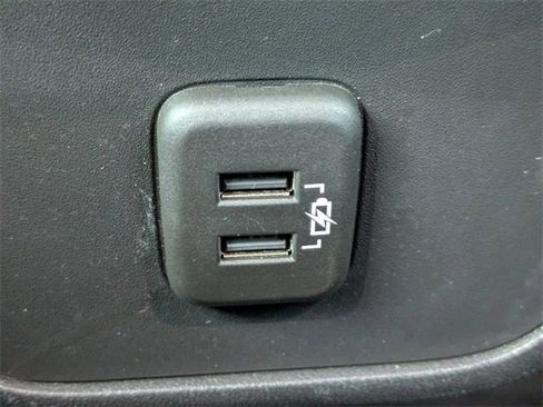 Used 2020 Chevrolet Equinox LS image 15