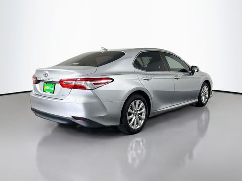 Used 2020 Toyota Camry LE FWD image 10