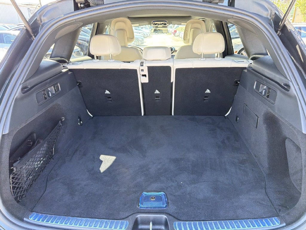 Used 2026 Mercedes-Benz GLC 300 image 8