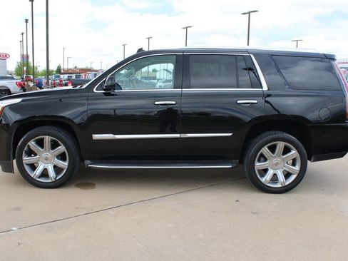 Used 2015 Cadillac Escalade Luxury AWD/4WD image 18