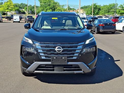 Certified 2025 Nissan Rogue SL w/ Tech Package AWD/4WD image 2