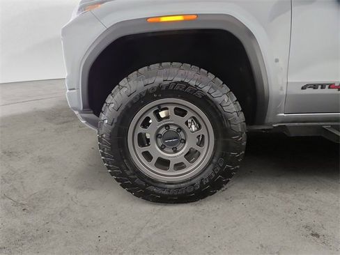 Used 2025 GMC Canyon AT4 w/ Nightfall Edition image 14