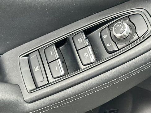 Used 2023 Subaru Forester Touring image 11