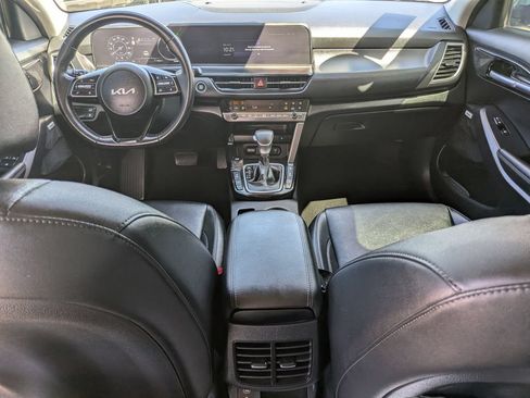 Certified 2025 Kia Seltos SX w/ SX Sunroof Package AWD/4WD image 16