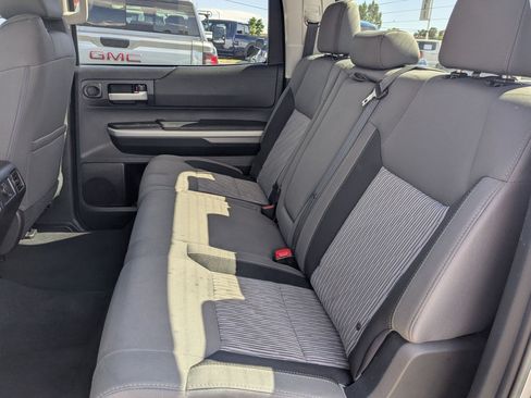 Used 2015 Toyota Tundra SR5 w/ SR5 Upgrade Package AWD/4WD image 33