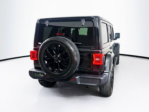 Used 2025 Jeep Wrangler Sahara image 9