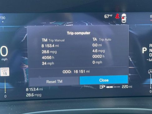 Certified 2025 Volvo XC40 B5 Plus image 20