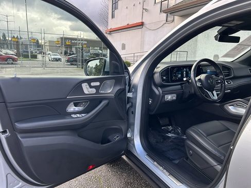 Used 2023 Mercedes-Benz GLE 350 4MATIC w/ Premium Package image 9