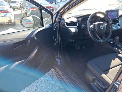 Certified 2025 Toyota Corolla LE image 9