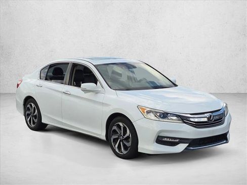 Used 2016 Honda Accord EX image 3