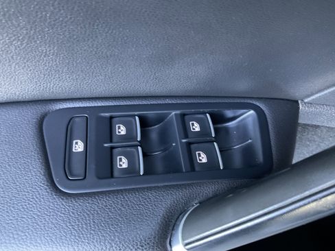 Used 2019 Volkswagen Golf R 4-Door AWD/4WD image 27