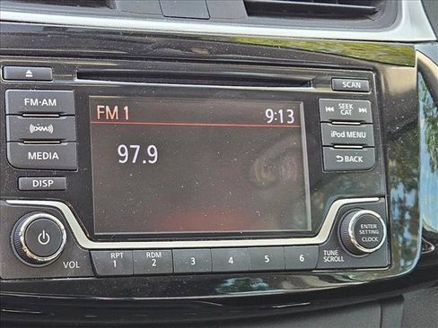 Used 2017 Nissan Sentra SV FWD image 17