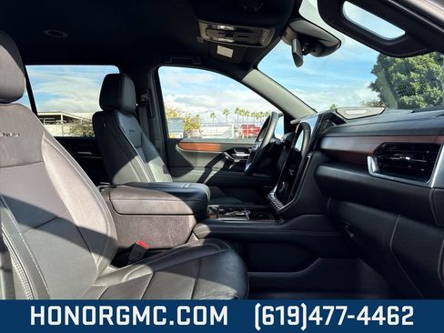Used 2025 GMC Yukon Denali image 22
