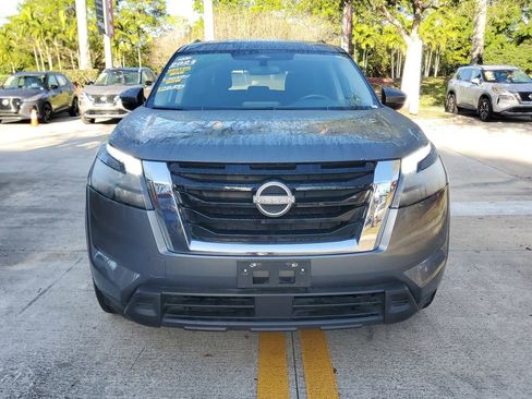 Used 2024 Nissan Pathfinder SV AWD/4WD image 2