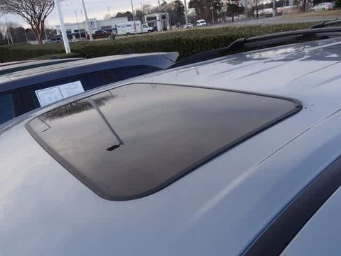 Used 2025 Toyota Sienna XLE Woodland Edition image 25