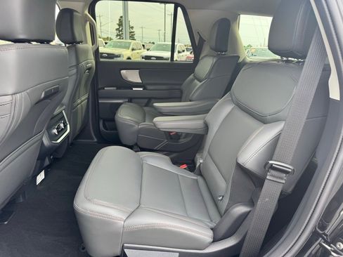 New 2025 Ford Expedition Active image 34