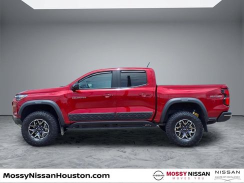 Used 2024 Chevrolet Colorado ZR2 w/ Technology Package AWD/4WD image 5