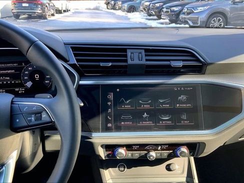 Used 2025 Audi Q3 2.0T Premium w/ Convenience Package image 6