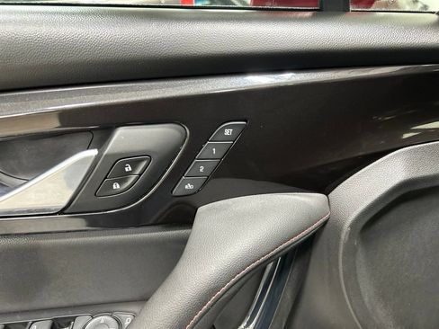 Used 2019 Chevrolet Blazer RS AWD/4WD image 16