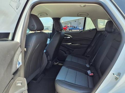 New 2026 Chevrolet Trax LT w/ LT Convenience Package FWD image 9