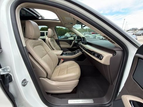 Used 2023 Lincoln Aviator Grand Touring w/ Equipment Group 301A AWD/4WD image 9