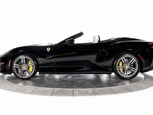 Certified 2019 Ferrari Portofino image 3