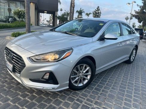 Used 2019 Hyundai Sonata SE image 2