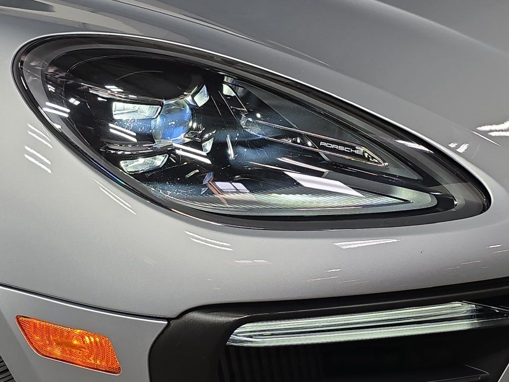 Used 2023 Porsche Macan S AWD/4WD image 12