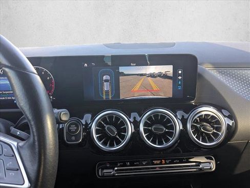 Used 2025 Mercedes-Benz GLA 250 image 13