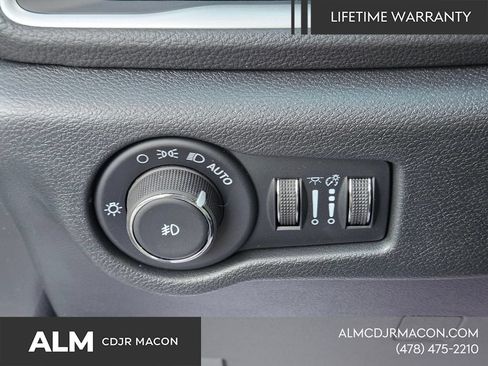 New 2026 Chrysler Pacifica Select FWD image 29