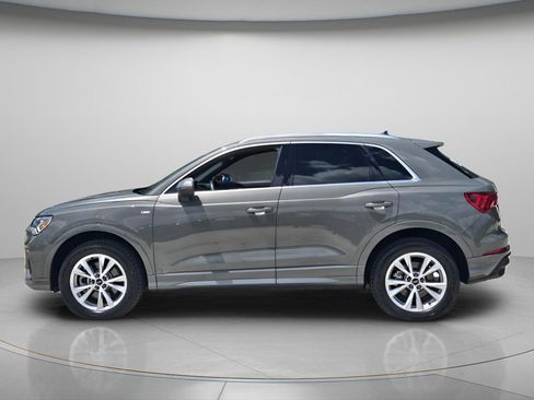 Used 2023 Audi Q3 2.0T Premium w/ Convenience Package AWD/4WD image 3