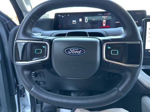 Used 2025 Ford Expedition Max Active AWD/4WD image 17