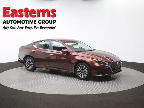 Used 2024 Nissan Altima 2.5 SV w/ SV Premium Package AWD/4WD image 43