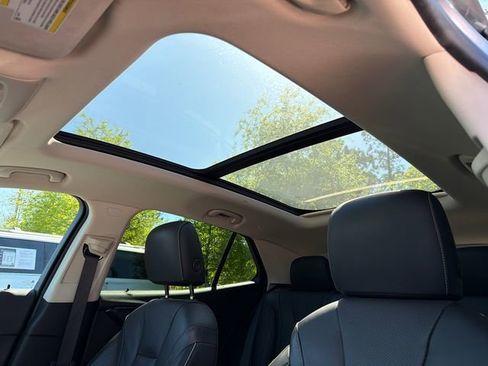 Used 2021 Buick Envision Essence w/ Technology Package I FWD image 33