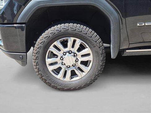 Used 2023 GMC Sierra 2500 Denali w/ Denali Black Diamond Edition AWD/4WD image 24