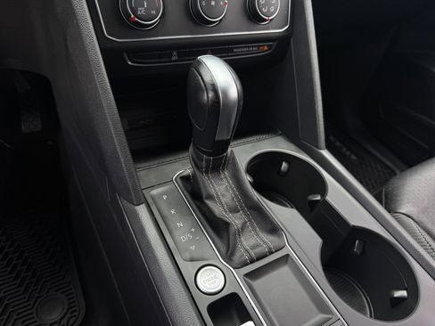 Used 2023 Volkswagen Atlas Cross Sport SE FWD image 22