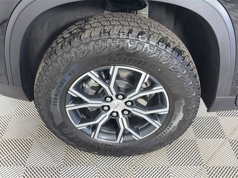 Used 2025 GMC Acadia AT4 image 8