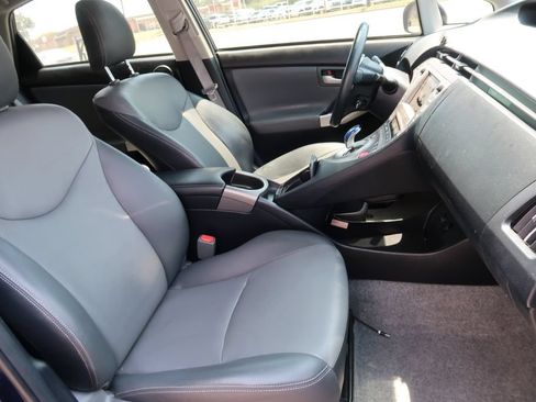 Used 2015 Toyota Prius Four w/ Deluxe Solar Roof Package FWD image 9