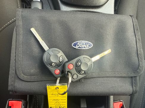 Used 2018 Ford Focus SE FWD image 23