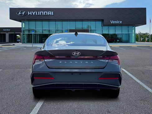 New 2026 Hyundai Elantra SE FWD image 6