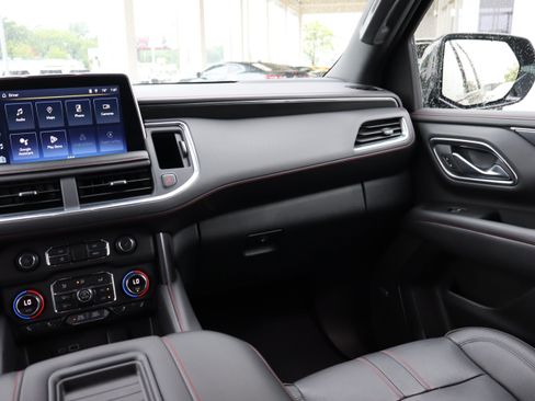 Used 2024 Chevrolet Suburban RST w/ Luxury Package AWD/4WD image 15
